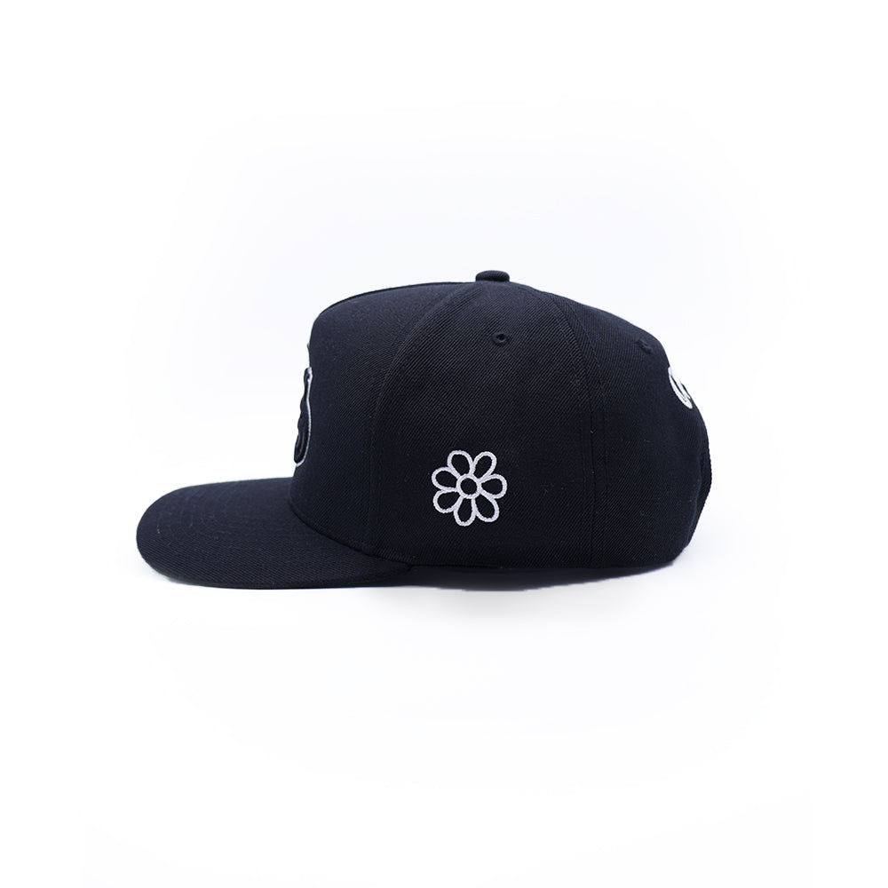 Snapback "CS" Black and White